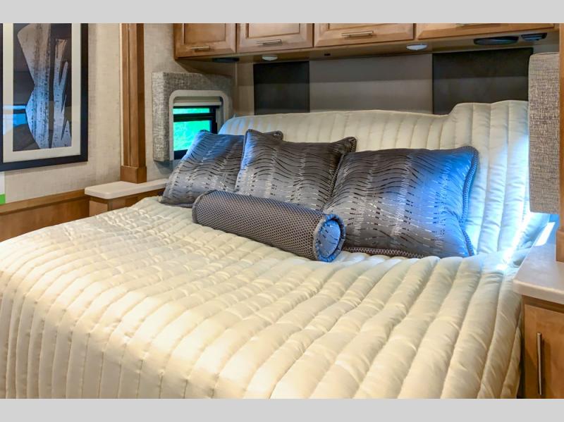 Thor Motor Coach Bed