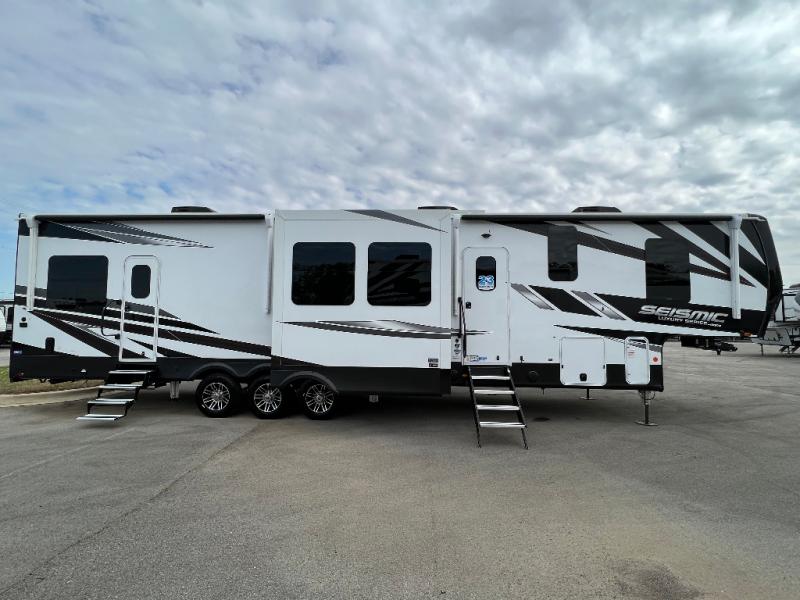 Jayco Seismic 3815 Fifth Wheel